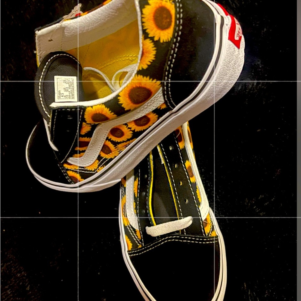 “Brand New” Vans Sunflower 🌻 Size 4.5 Women’s. New never worn. Sunflower 🌻 🌻
